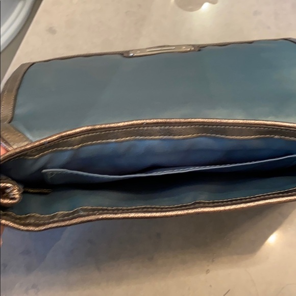 Coach clutch. - Picture 4 of 5